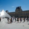 Prancis Mendidih! Menara Eiffel hingga Museum Louvre Terpaksa Tutup Lebih Awal