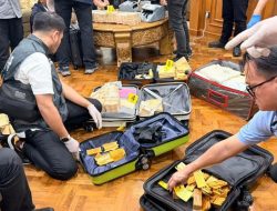 Geger! Polisi Bongkar Dinding Rahasia di Rumah Sentul, Isinya Brankas 74 Kg Emas dan Duit Rp 476 Miliar