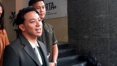 Dugaan Perzinaan Suami Artis dan Istrinya Terbongkar, Aris Bawa Rekaman CCTV ke Polda Metro