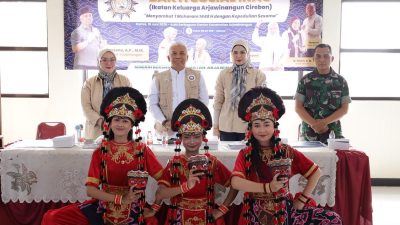 Lestarikan Seni Lokal, Penampilan Tari Topeng Kelana SMPN 1 Arjawinangun Pukau Hadirin di Bakti Sosial IKAC