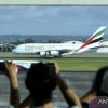 Angkut Skuad Chelsea, Airbus A380 Raksasa Emirates Akhirnya Mendarat di Bandara Soetta!