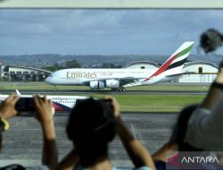 Angkut Skuad Chelsea, Airbus A380 Raksasa Emirates Akhirnya Mendarat di Bandara Soetta!