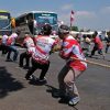 Lomba Tarik Bus Meriahkan HUT RI di Kalideres