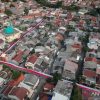 Warga Bentangkan Bendera Merah Putih Sepanjang 400 Meter Sambut HUT ke-81 RI di Tangerang