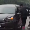 Polisi Selidiki Aktivitas Dua Pria di Kolong Mobil di Area Parkir GBK