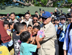 Tangis Haru Pengungsi NTT Sambut Prabowo, Janjikan Hunian Baru 3 Minggu Lagi!