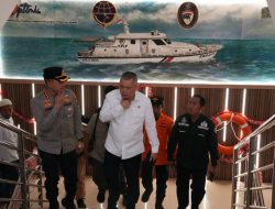 Menhub Cek Evakuasi KM Mutiara Sentosa II di Kalianget, Posko Terpadu Disiapkan di Tanjung Perak