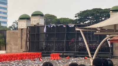 Massa AMPB Bubar, Demo di Depan DPR Malah Memanas Jelang Petang!