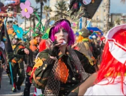 MUI Haramkan Pria Pakai Baju Wanita Saat Karnaval HUT RI