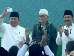 Tutup Muktamar ke-35 NU, Prabowo Bangga Dapat Kartu Anggota NU Seumur Hidup