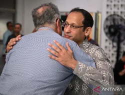 Banding Vonis 10 Tahun, Nadiem Makarim Cerita Momen Langsung Diborgol dan Pakai Rompi Tahanan