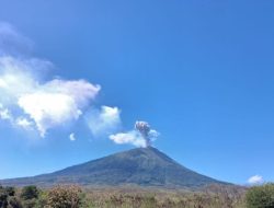 Bahaya Abu Vulkanik! AirNav Tutup Operasional Bandara Wunopito Lembata