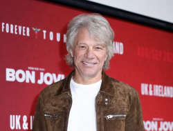 Flexing Kebangetan! Wisudawati Undip Ini Dipuji Bon Jovi Saat Momen Kelulusan