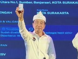 Jokowi Pamer KTA PSI di Bandung, Guntur Romli Beri Reaksi Menohok!