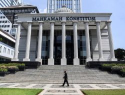 Gugatan Syarat Pendidikan Gibran Ditolak, MK Tak Temukan Bukti Ijazah Setara SMA!