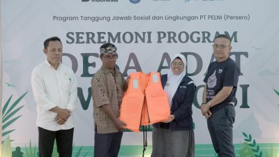 PELNI Salurkan Ribuan Life Jacket, Perkuat Keselamatan Masyarakat Pesisir