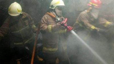 Kebakaran Tumpukan Kayu di Bangunan Kosong Jaksel, 20 Personel Damkar Turun Tangan