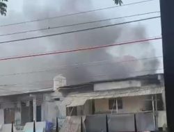 Kebakaran Landa sebuah Rumah di Kedoya Utara Jakbar