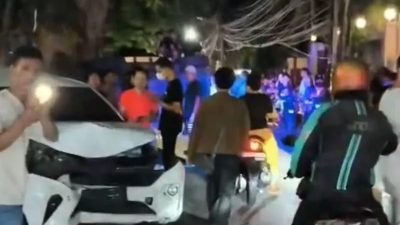 Kecelakaan di Palmerah Rewaskan Ojol, Pengemudi Mobil Diamankan