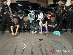 Polisi bekuk lima pelaku tawuran dengan barang bukti sembilan celurit