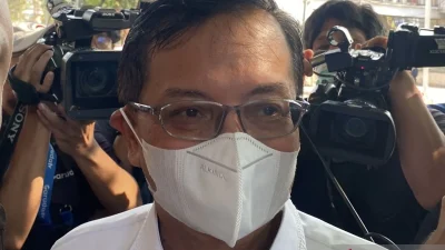 Terjaring OTT Kasus Dana Bencana, Sestama BNPB Melenggang Pulang Naik Taksi Usai Diperiksa KPK