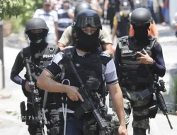 Bongkar Jaringan Daulah Islamiyah di 6 Provinsi, Densus 88 Tangkap 12 Orang!