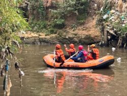 Personel Gabungan Cari Pemuda 18 Tahun yang Tenggelam di Ciliwung