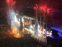 Konser Avenged Sevenfold di Jakarta: Momen Emosional Mengenang ‘The Rev’ Hingga Nostalgia Lagu Warnet