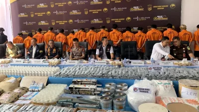 Gerebek Pabrik Tramadol Ilegal di Sukoharjo, Polda Metro Sita Uang Tunai Rp 9 Miliar!