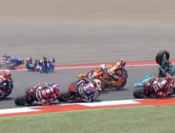 Diwarnai Crash Massal dan Red Flag, Izan Guevara Melesat Jadi Kampiun Moto2 Mandalika